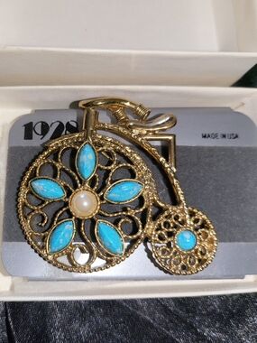 Vtg 1928 Jewelry Faux Blue Turquoise & Pearl Gold Tone Bike Motorbike Pin Brooch